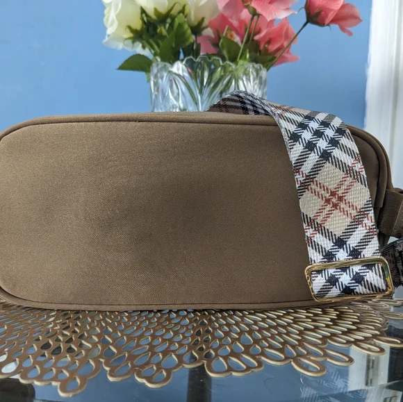 Burberry - Picture 8 of 10